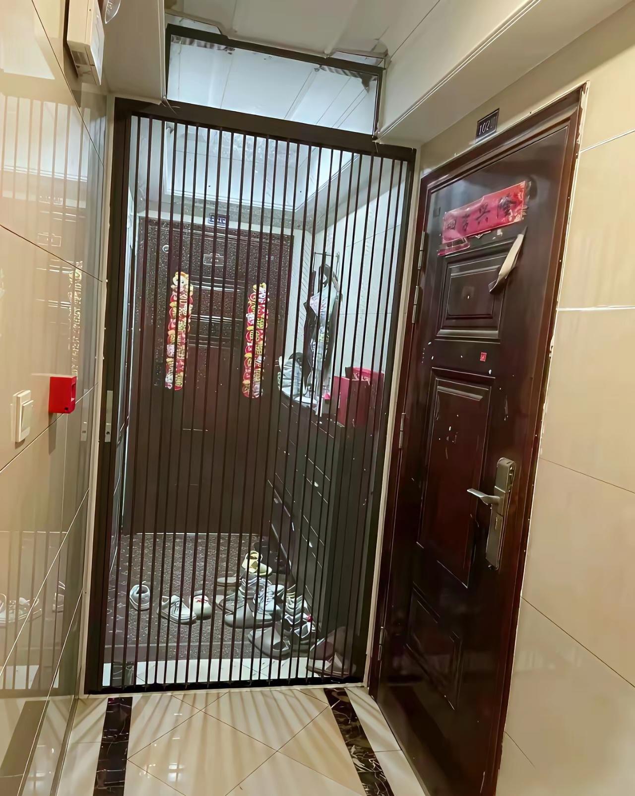 邻居这么搞，我可以报警吗？
