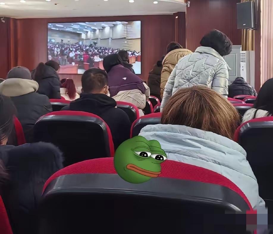 开完教职工大会，我这个老师真的彻底懵了，太难了！上面一边要求，开学不许催作