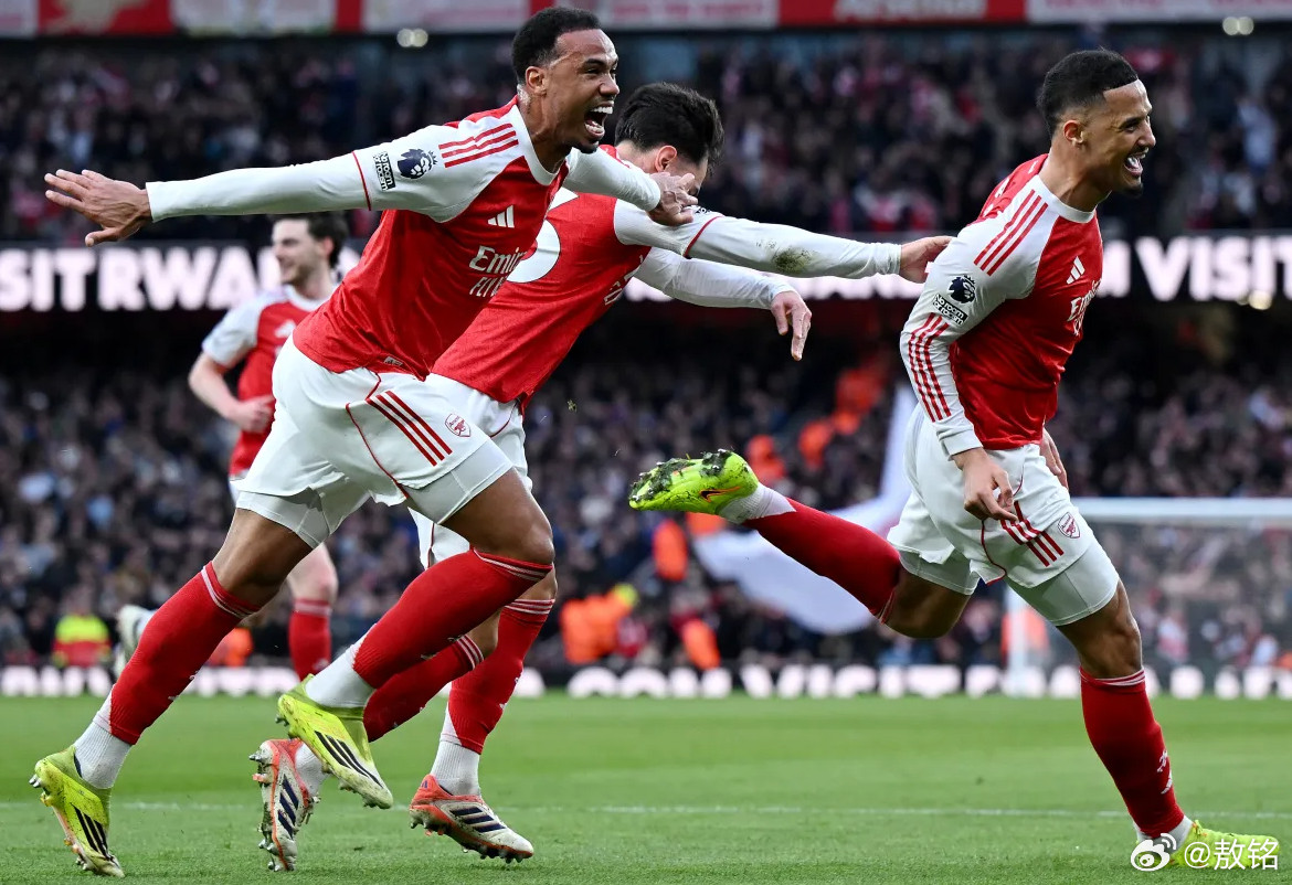 英超往前数几个赛季，每个赛季的英超至少会有一场球，会让你记忆深刻吧？远的不说，