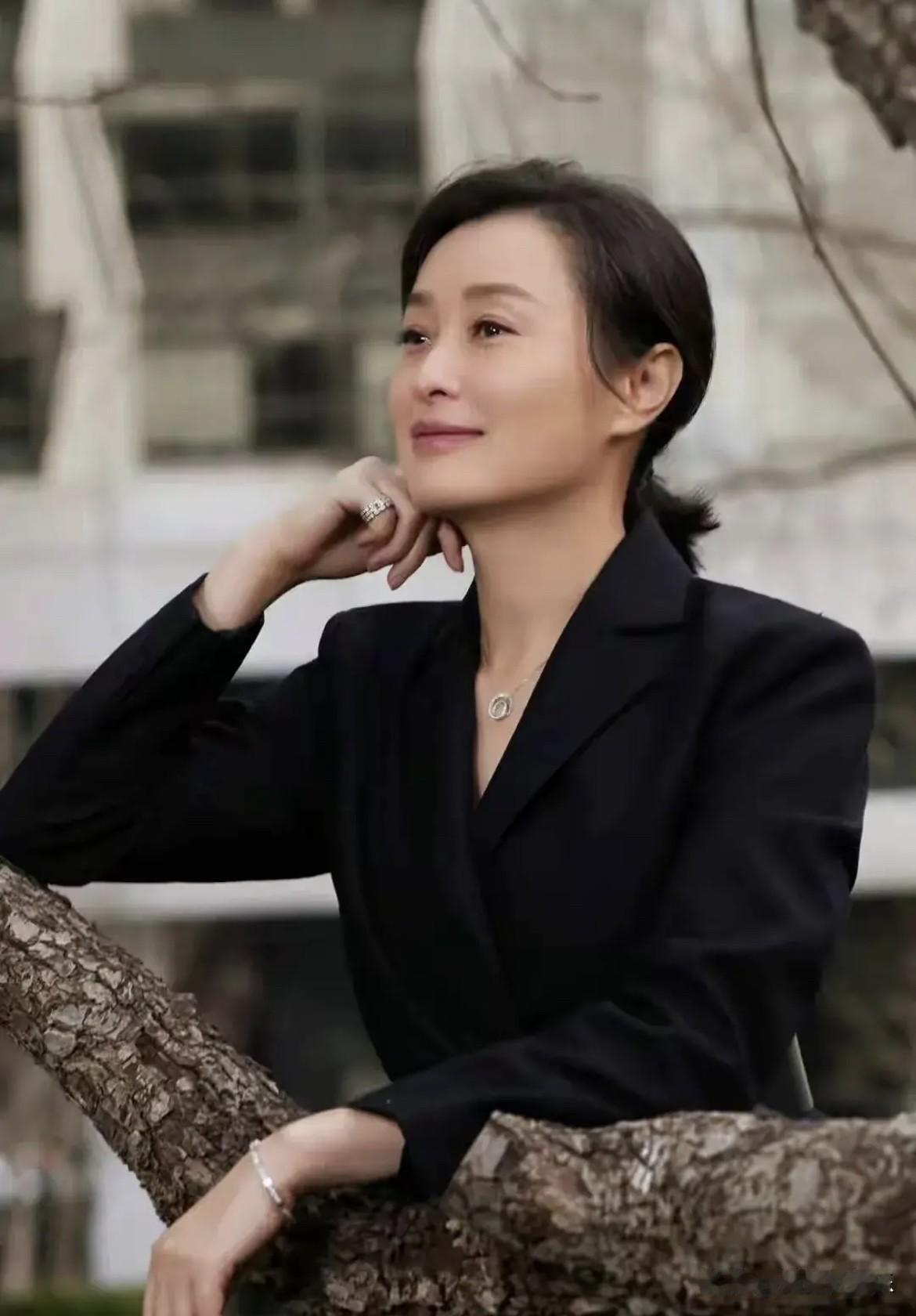 吴越，闫妮，赵子琪刘敏涛，梁静，李小冉刘琳，梅婷，陈数气质端庄舒展，自带冷
