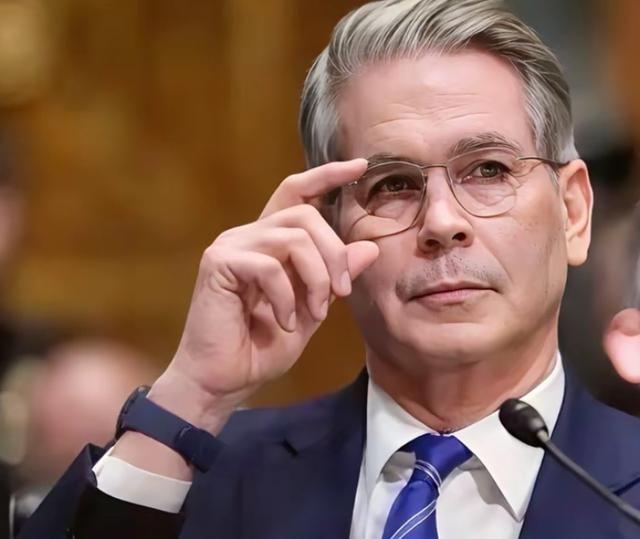 美国财长贝森特公开声称，世界没法承受，一个贸易顺差达到，一万亿美元的中国！中国想