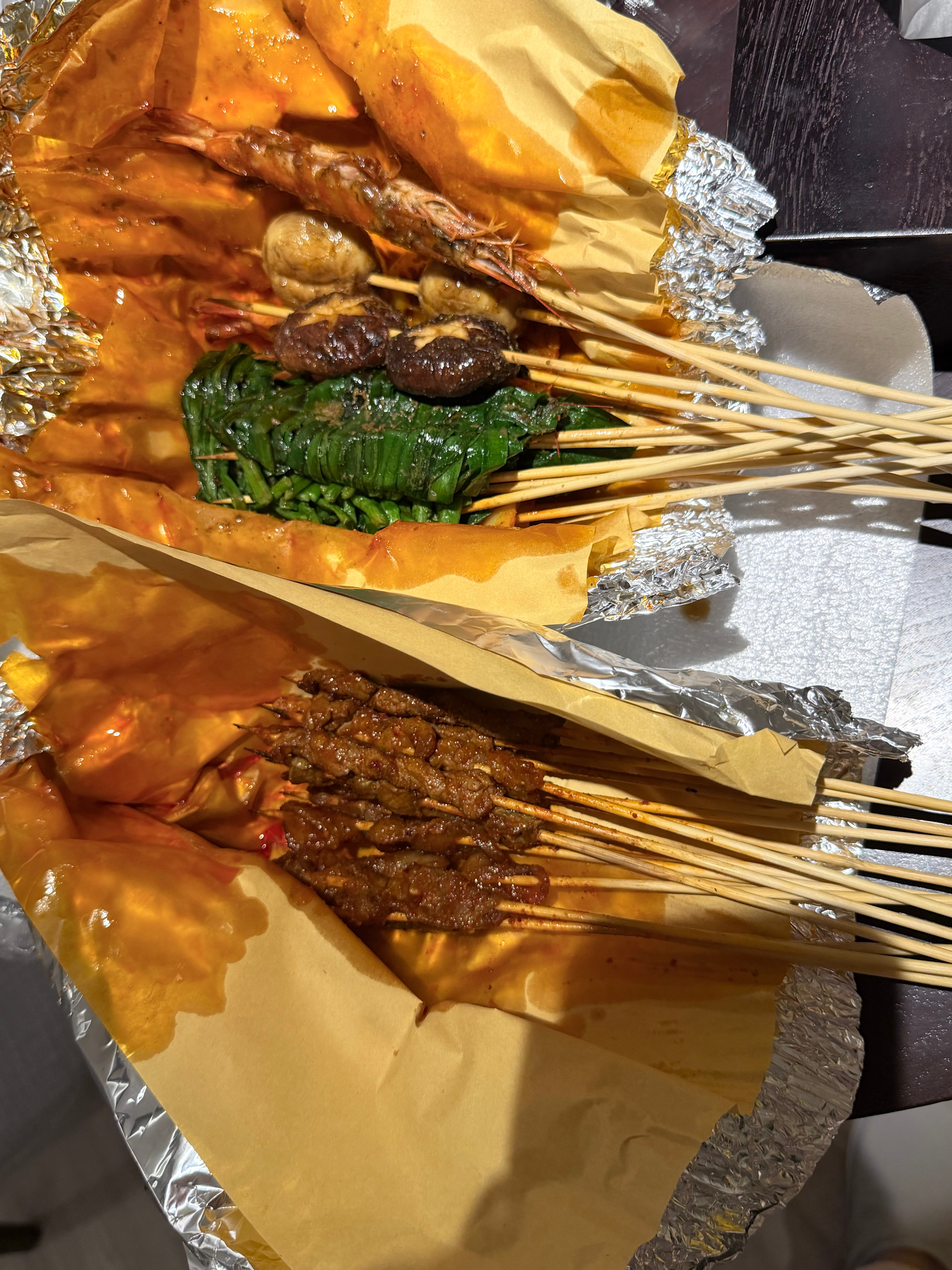 八点吃完饭十一点上阿三烧烤了！谢谢粉丝推荐吗的鬼扯手土豆丝巨巨巨好吃我试吃