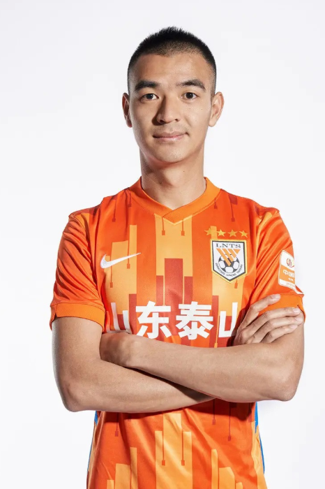 山东泰山客战青岛海牛，阴谋论甚喧！泰山队如果赢球，有人会说争冠无望，保级无忧的