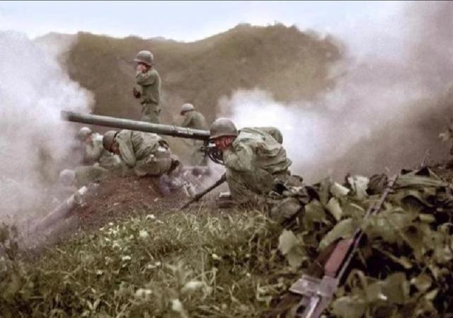 朝鲜战争爆发前的美军可以说是马放南山，战斗力还不如42年的自己。二战结束后就立马