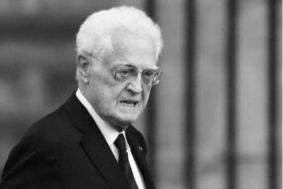 法国政坛又送走一位重量级人物，88岁前总理离世！举国悼念，他做的这些事法国人至今