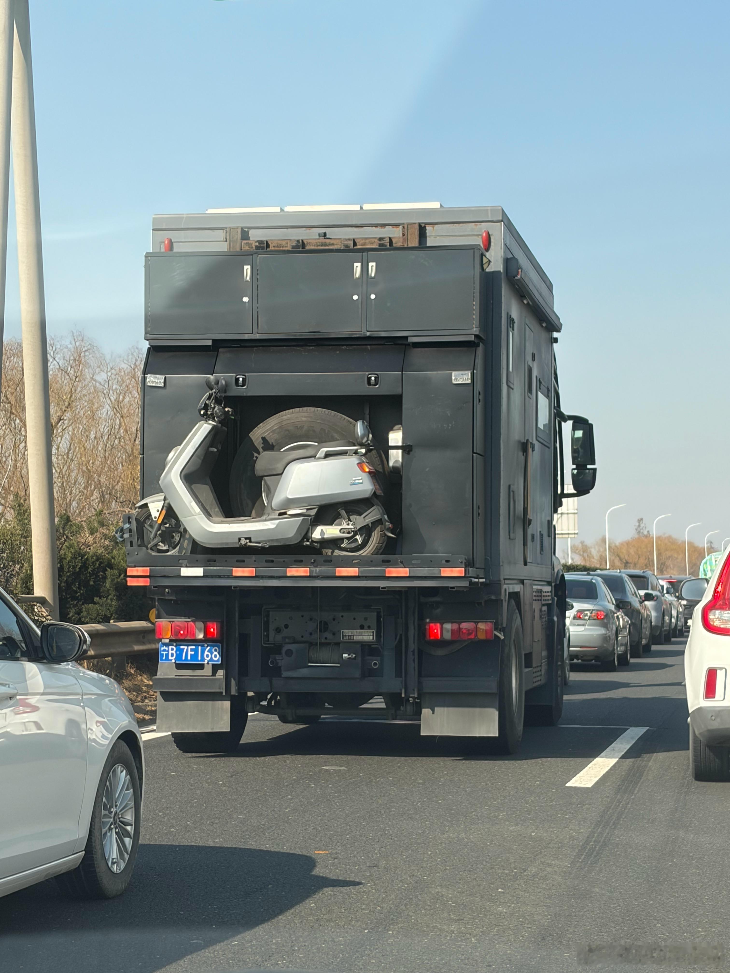 蓝牌房车，这个不错