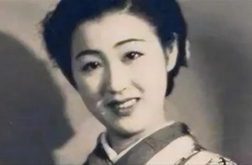 1945年，中国远征军在缅甸意外俘获十余名日军溃兵，团长原欲处决所有战俘，然而战