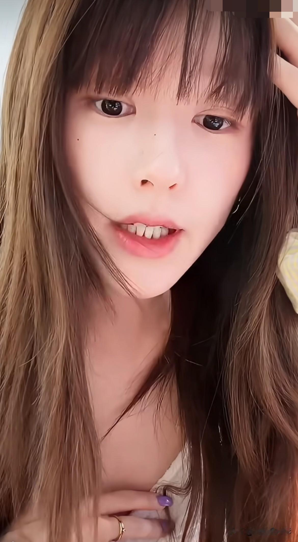 赵露思谈及八月进组计划，直言目前剧本打磨尚未完善，不愿仓促开机。在后续拍戏规划中