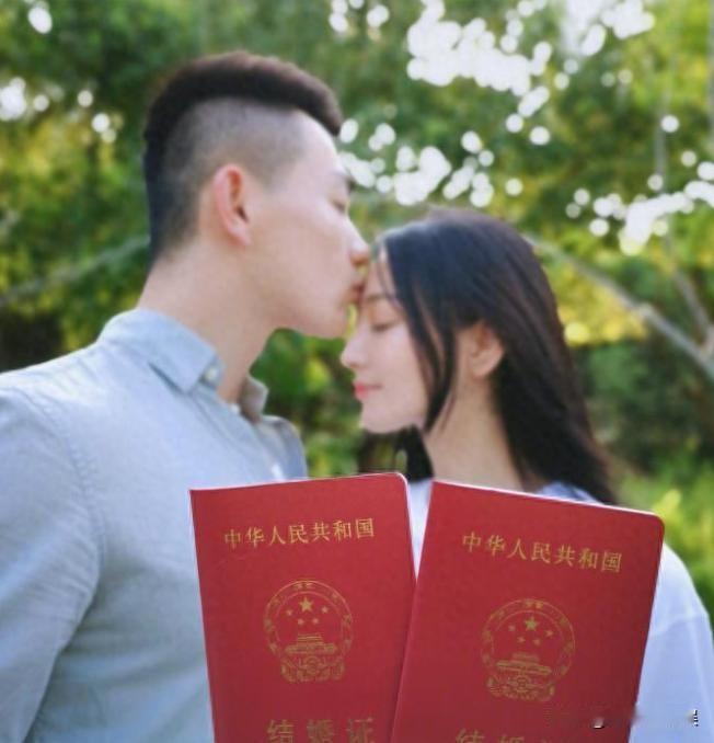 张馨予真的好命，嫁给普通人，没有攀附豪门，但是妻子却过成了诗如今工作之余，四处