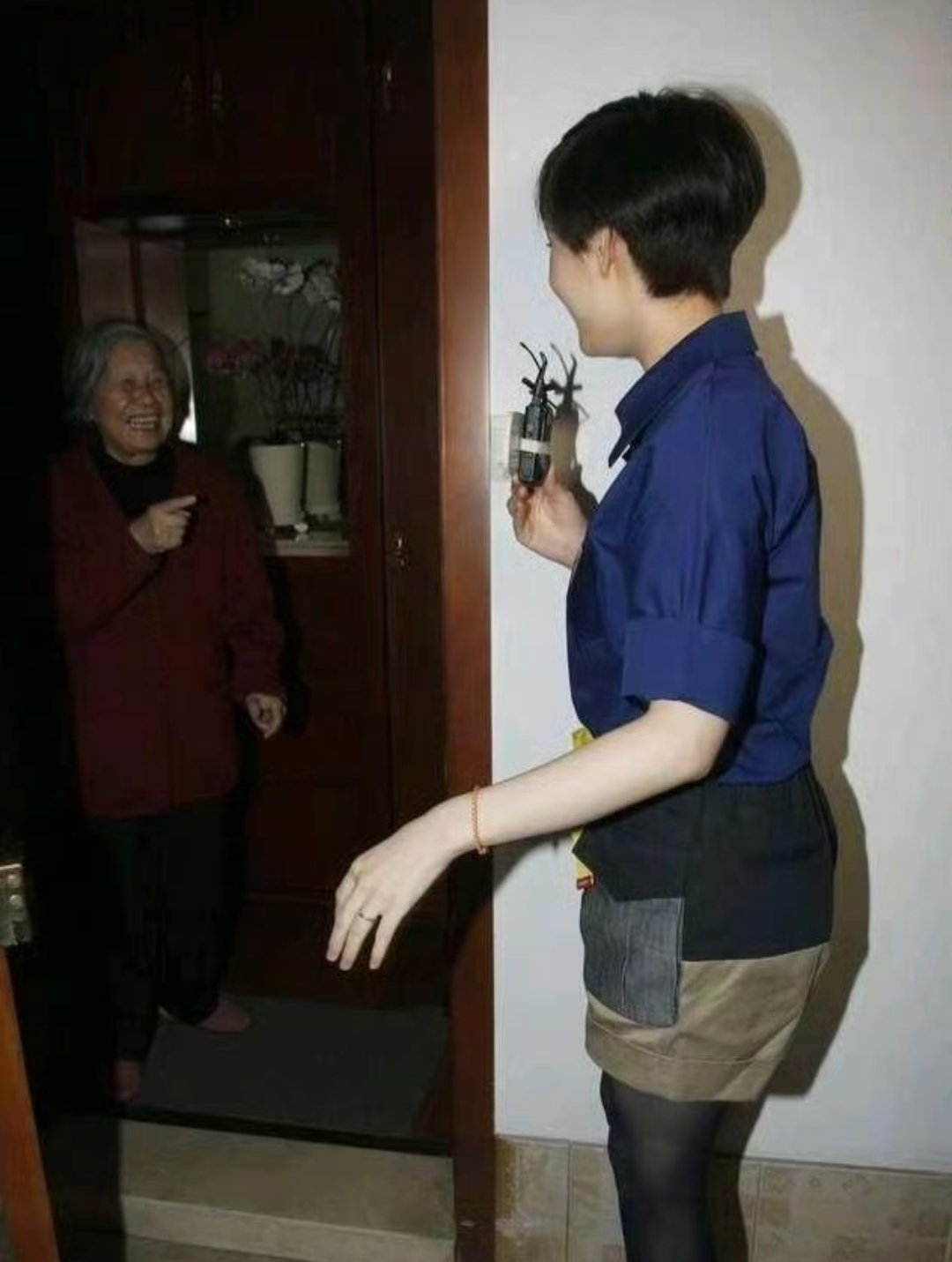 当年的明星都活人感好强，剧粉在家看甄嬛传，孙俪拎着礼品就上门去了