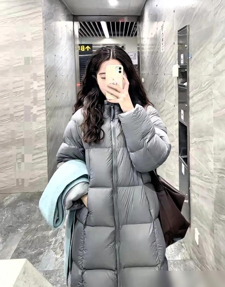 给所有女性提个醒，冬天买羽绒服，坚决不要买的羽绒服是——灰色羽绒服！本来以为
