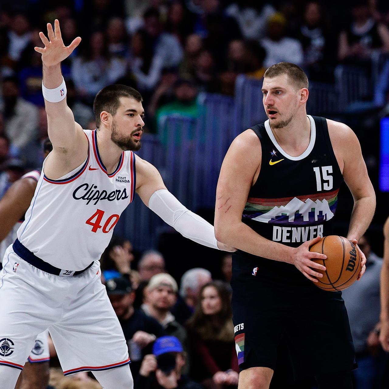 快船记者怒喷判罚：约基奇一人17罚＞快船全队！事实情况是，快船全队共获得21