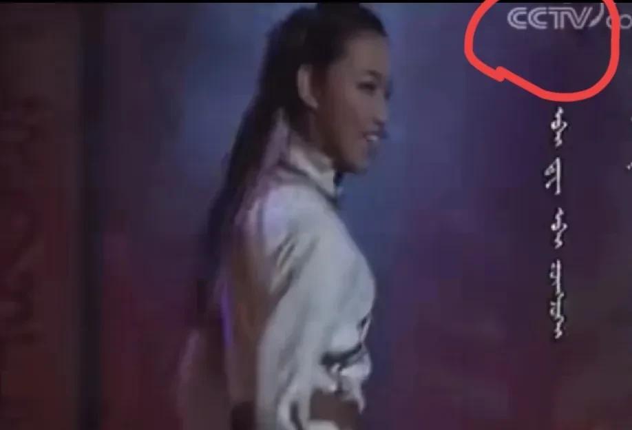 那尔那茜还真是多才多艺，不扒不知道，一扒吓一跳，原来她不仅能演戏，早在16岁