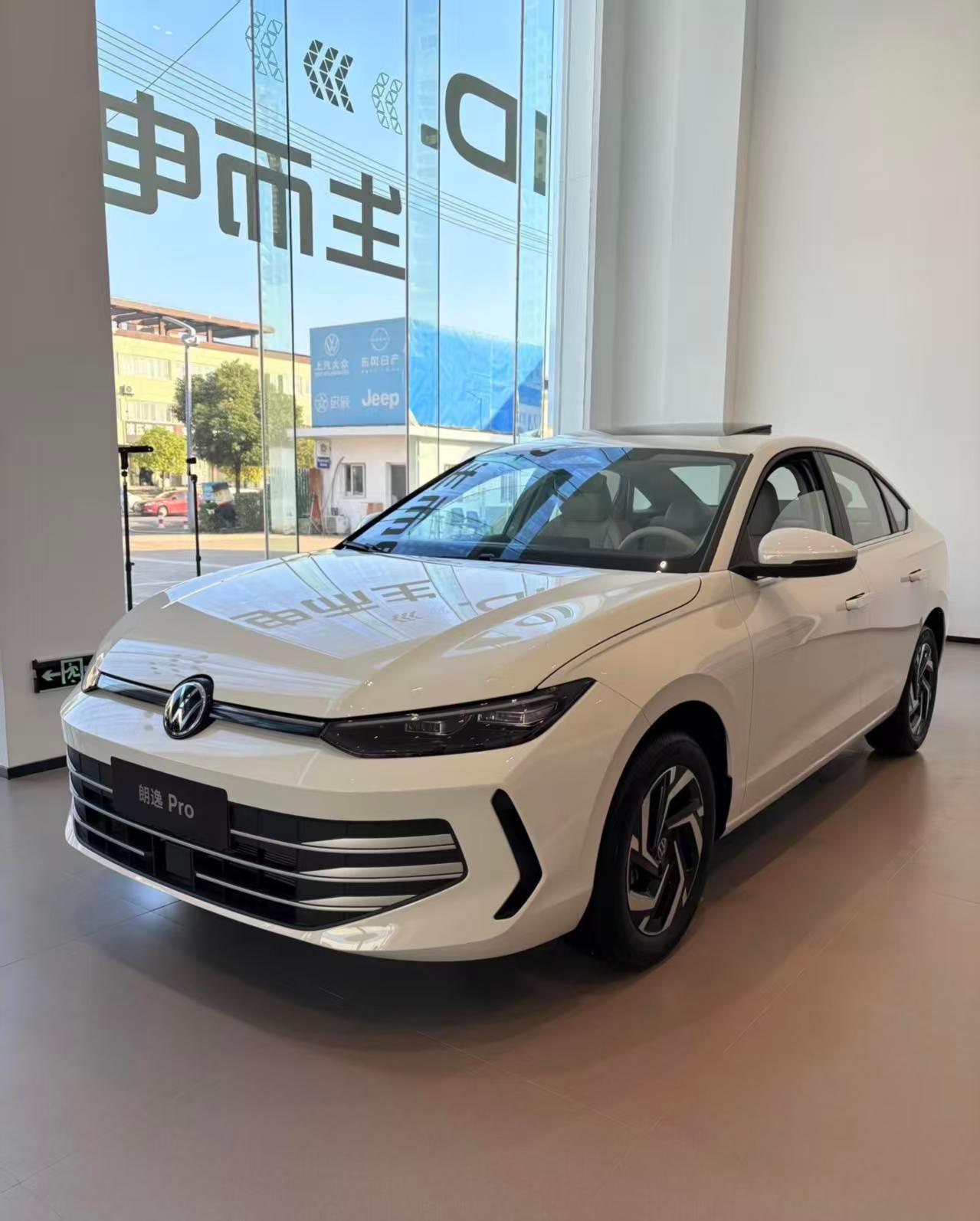 油耗低得让人放心，日常通勤成本没压力，加满一箱油能跑很久，不愧是靠谱的家用车。