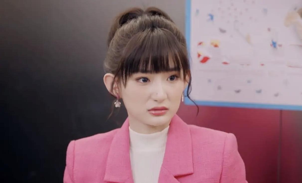 凌晨2点，肖格格按下了发送键。她发的不是工作汇报，是一封辞职信，附带了长达20