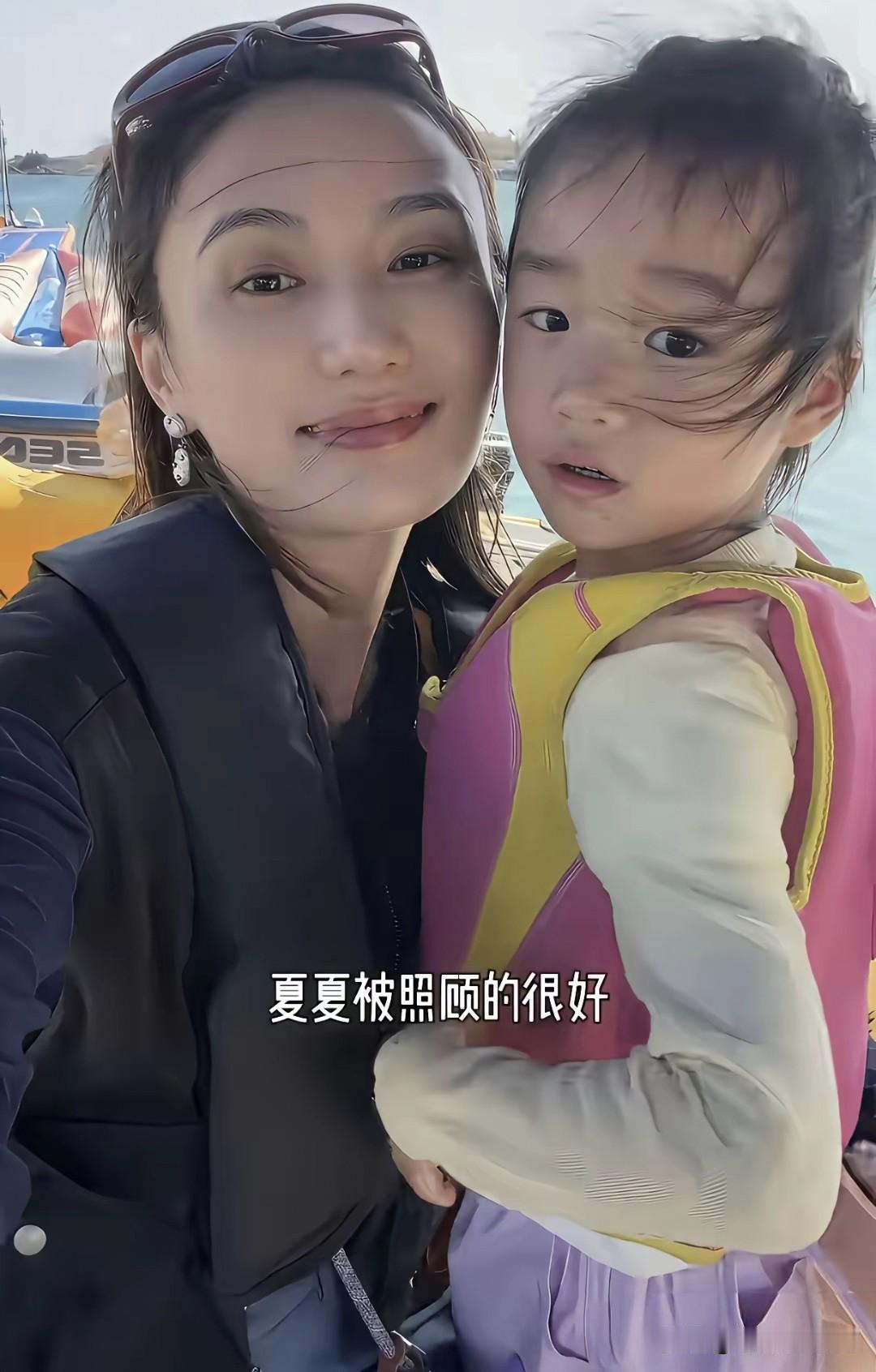 海哈金喜晒李亚鹏来看女儿，陪女儿过生日的照片，李亚鹏的确是一个慈父，对李嫣如此，