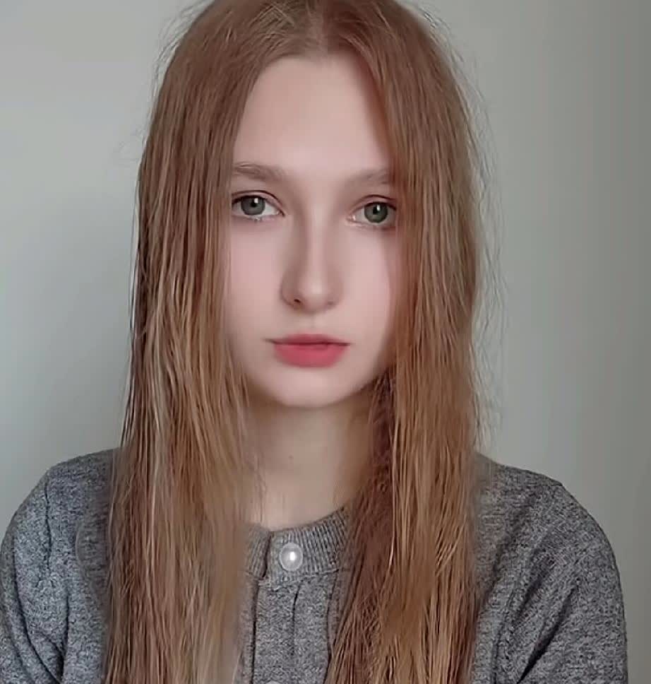 乌克兰没有抱谁的大腿！这位乌克兰美女说，好多人都说乌克兰在抱美国和欧洲的大腿