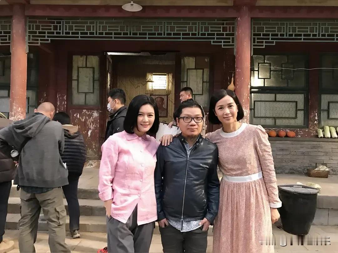 田海蓉一头齐肩短发，青春靓丽，温婉大气，看上去气质比蒋雯丽还要好，真的是很美很好