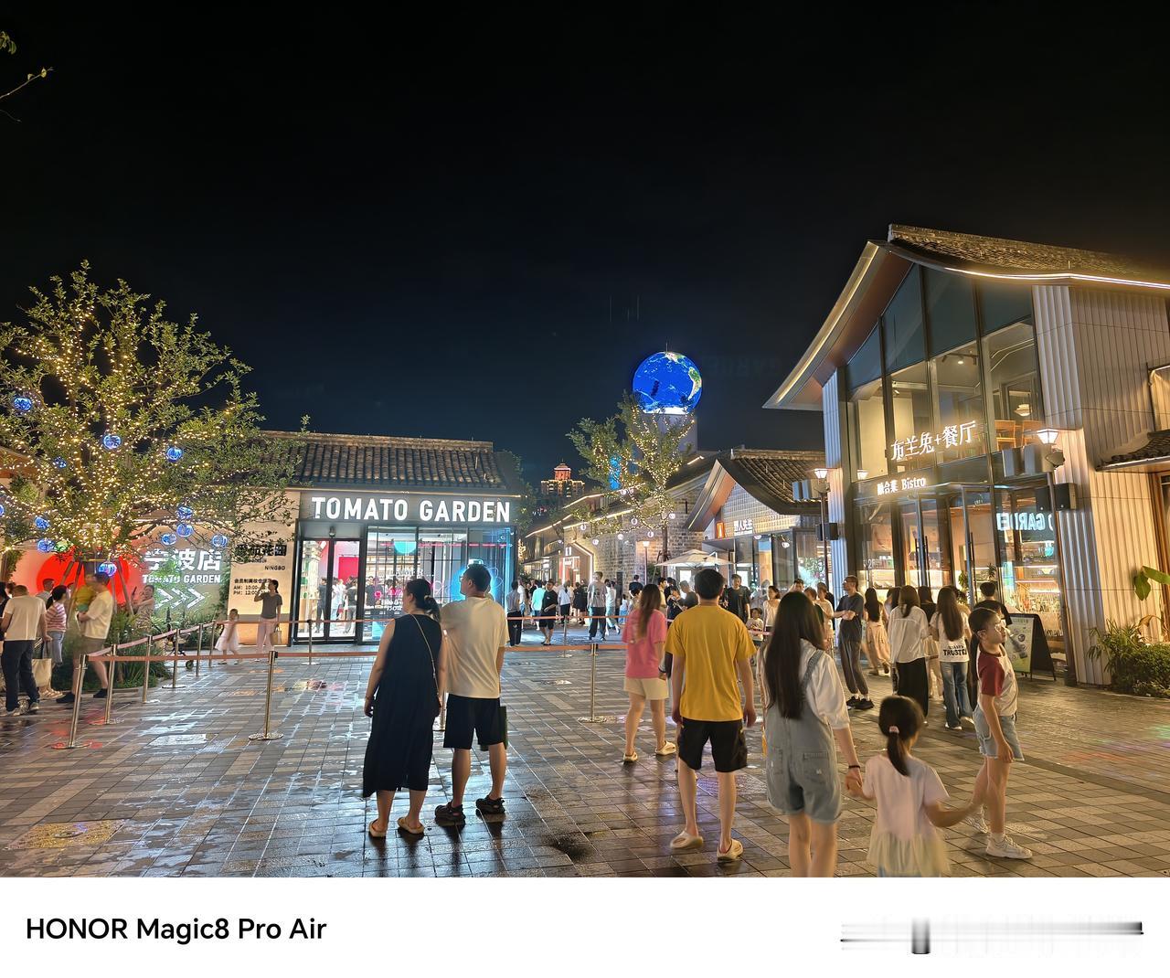 拿着荣耀magic8proair拍夜景啦！买来有一段时间了，竟然没有用他拍过