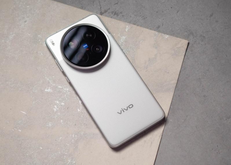 【vivo手机将全系涨价】据报道，vivo旗下所有手机产品都会在3月15日开始涨