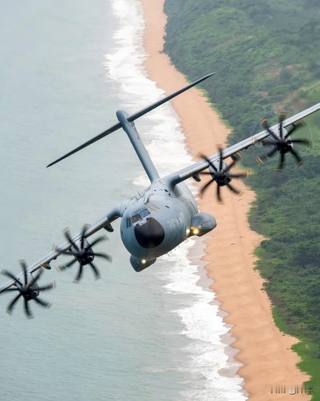 空客A400M“阿特拉斯”战术运输机，欧洲联合研发的空中核心运力。它实战履