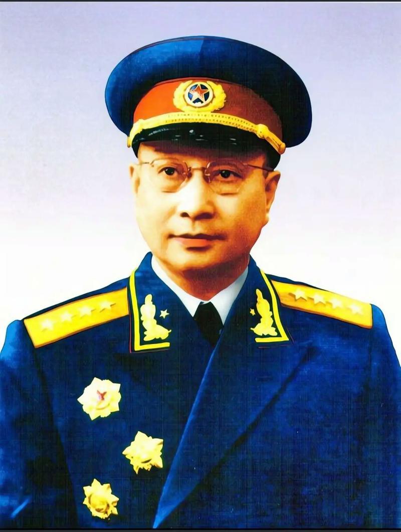 开国大将有十个，但陈赓，全世界就这一个。你翻遍历史书也找不到这样的人——他背
