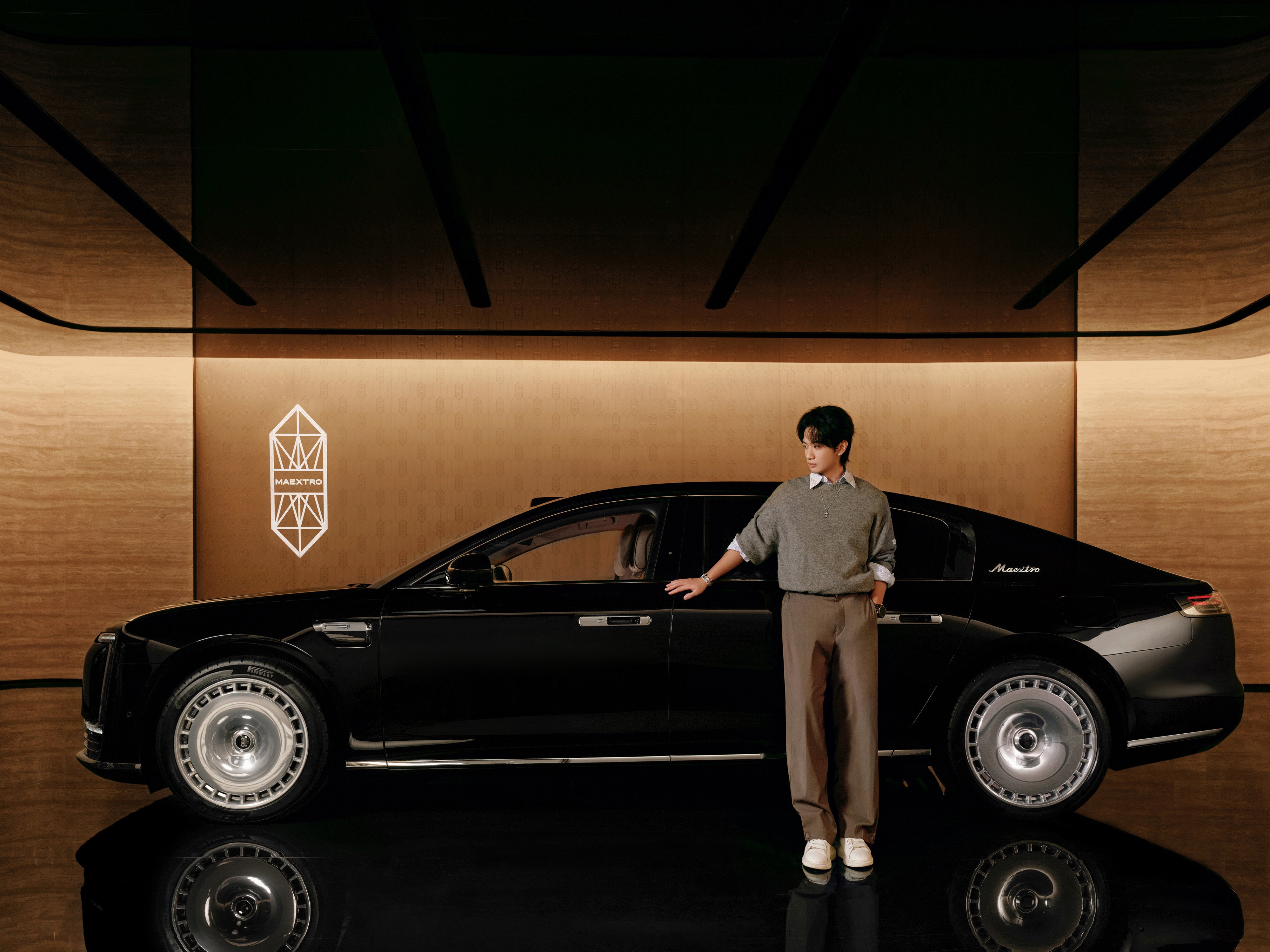 好利来老板儿子喜提尊界S800。看着真够高级的