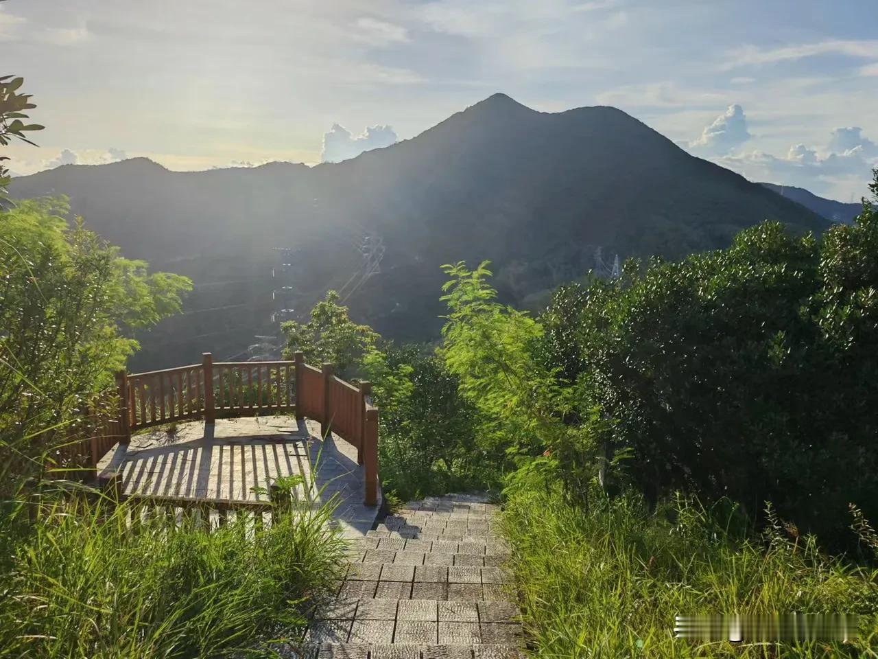 半生醒悟：圈子干净，远离烂人，才是福气活明白了，活清醒了，就要躲人，