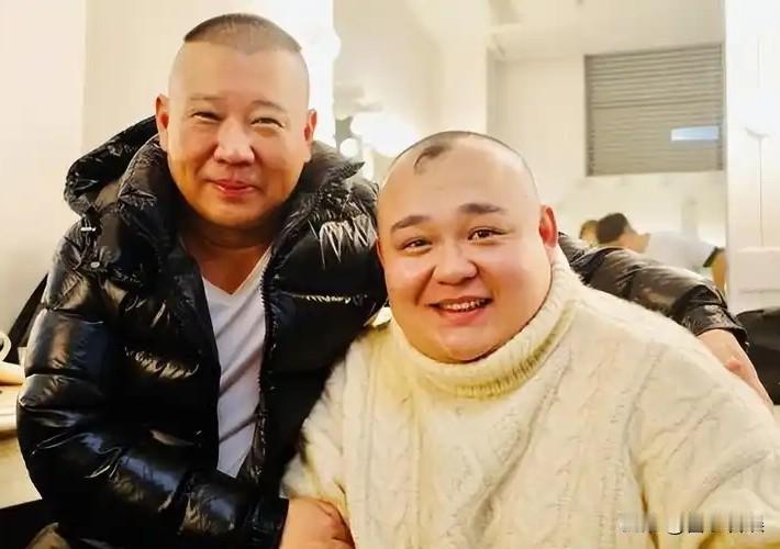 德云社内部突发重磅人事地震，跟随郭德纲近二十年的核心亲信杨鹤通，一夜之间被连撤两