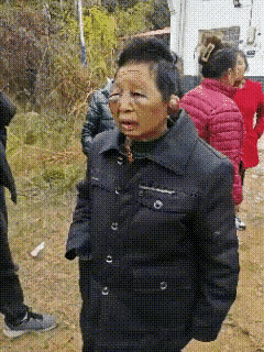 湖南平江，这位被丈夫打得面目全非的老姨，竟是她被家暴几十年里唯一的应答？视频里她