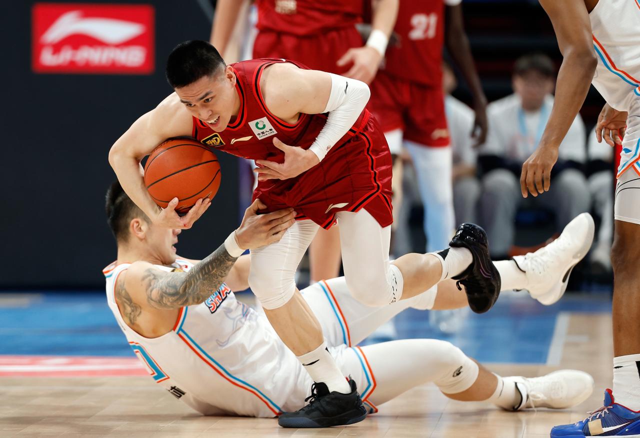 许利民终于变了！就在上场比赛，当北京队以97:89的战绩成功击败广州这支球队之后