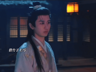 头一次见撑杆跳上马的“谢淮安真的是文武双全，头一次见撑杆跳上马的，这才是真·安全