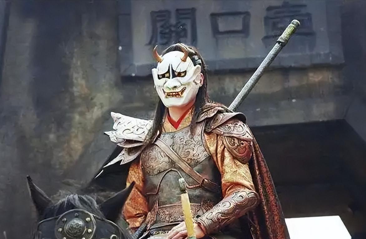 他是一代战神，却因太完美被皇帝赐死！死后敌国举国欢庆，本国百姓痛哭三月不止！朋