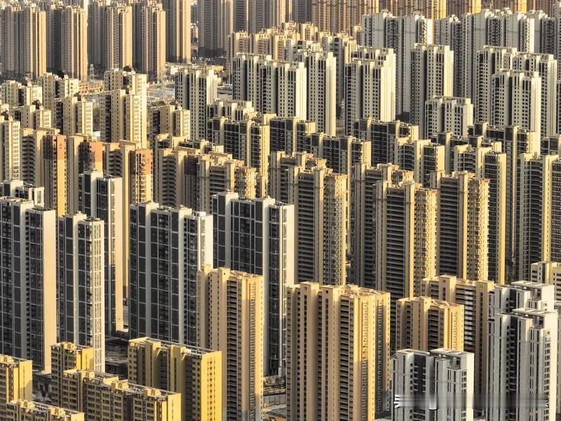 这波楼市这么冷，全国房价下跌，也很我们现在的房子，的确是属于过剩了有关。就哪怕