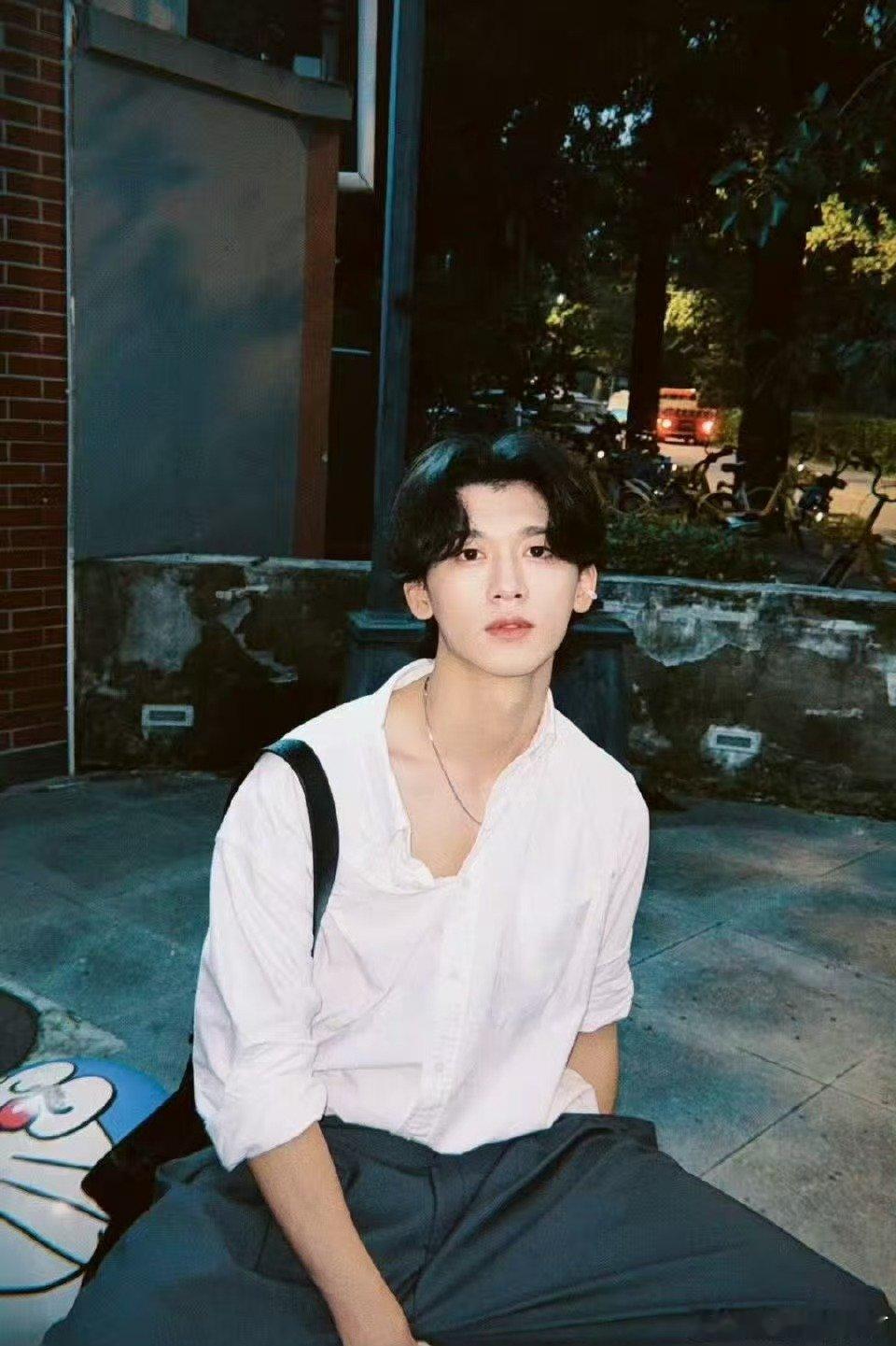 曹屿辰马韬内娱上新了声鸣远扬狼尾长发的马韬与碎盖温柔的曹屿辰，在《声鸣远扬》