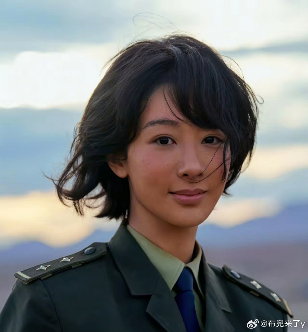 1月14日，杨紫确认出席🧣之夜主要目的为《生命树》剧宣，不少人好奇，这次杨紫还