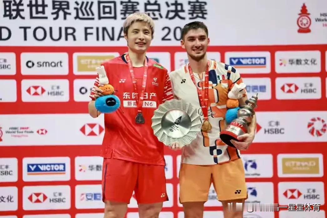 羽毛球总决赛落幕，5个单项/奖牌榜如下男单金牌—🇫🇷法国—小波波夫男单