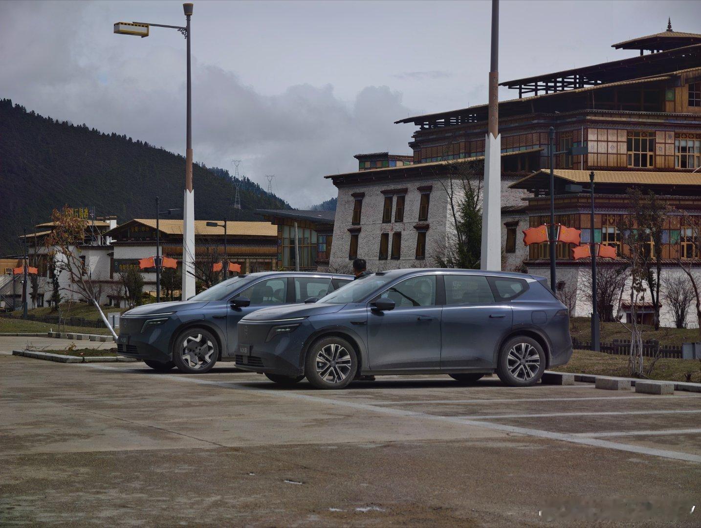 太幸运了！在林芝鲁朗小镇遇到了进藏测试的东风日产NX8。发布会的时候骞总就说会安