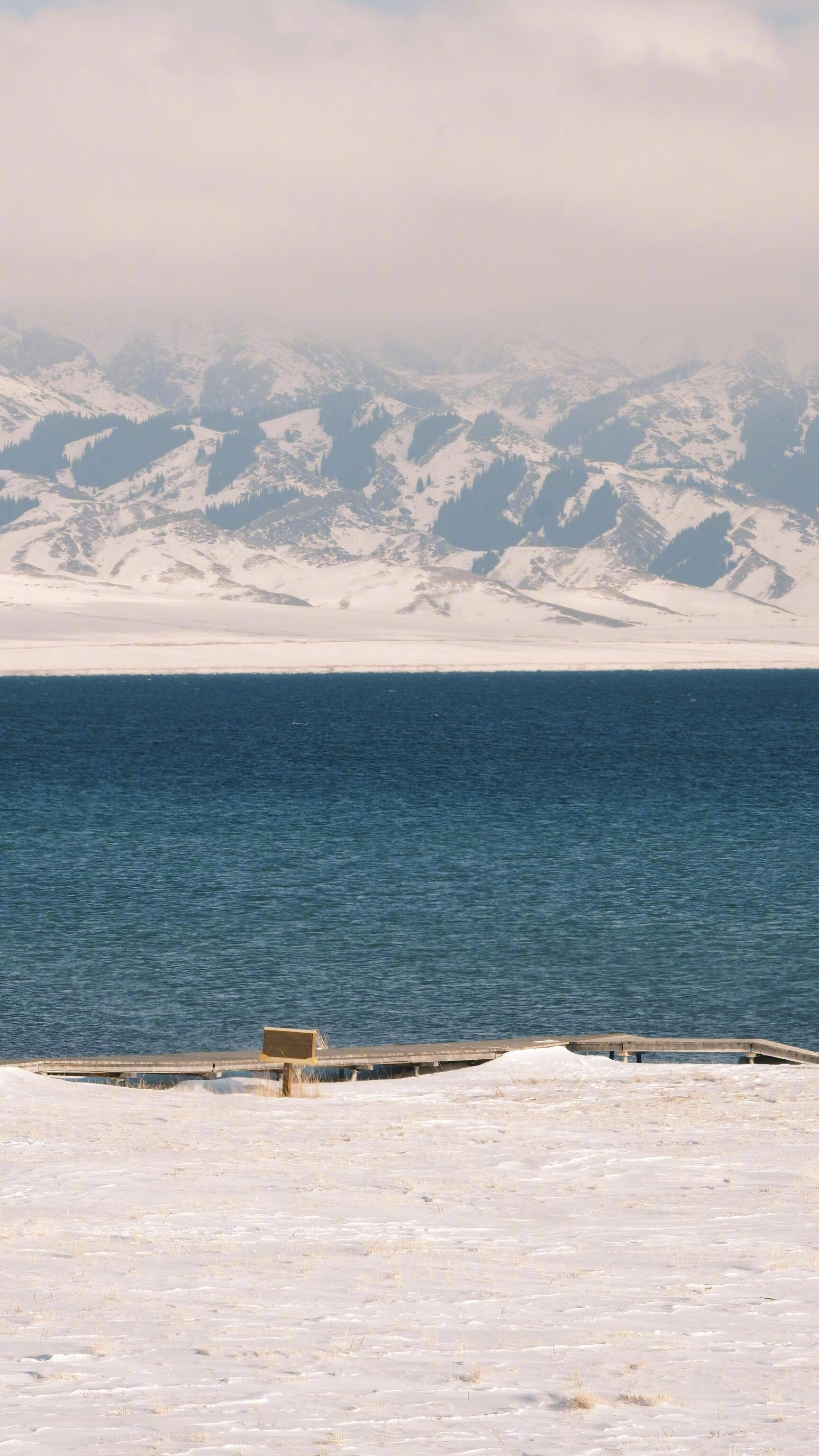 11.11初冬的赛里木湖｜没白来美湛蓝的湖水，冰封的雪山，尤其是下雪过后，真就是