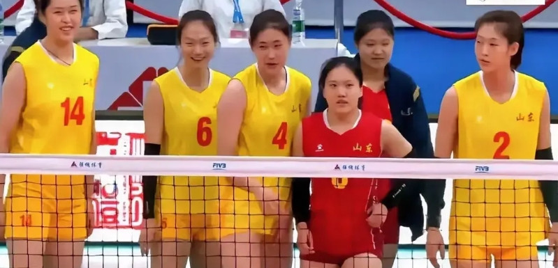 就是这样的山东女排，没有一个队员进入赵勇的国家队，却在全锦赛上释放能量。原来李岩
