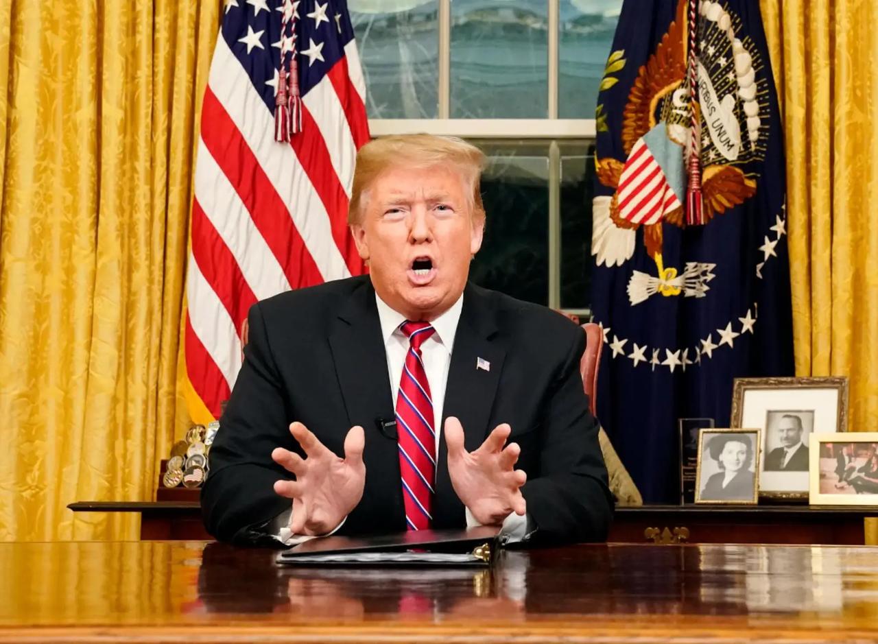 谁能想到，刚刚在镜头前犀利批评完美国“强权替代国际法”，联合国秘书长古特雷斯转身