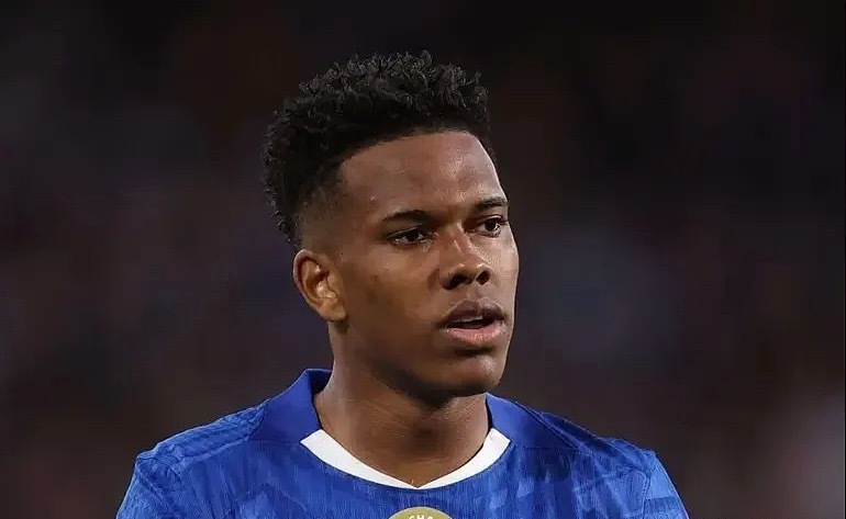 切尔西前锋埃斯特旺在上周末对阵曼联的比赛中遭遇腿筋伤势，他代表巴西队参加世界杯的