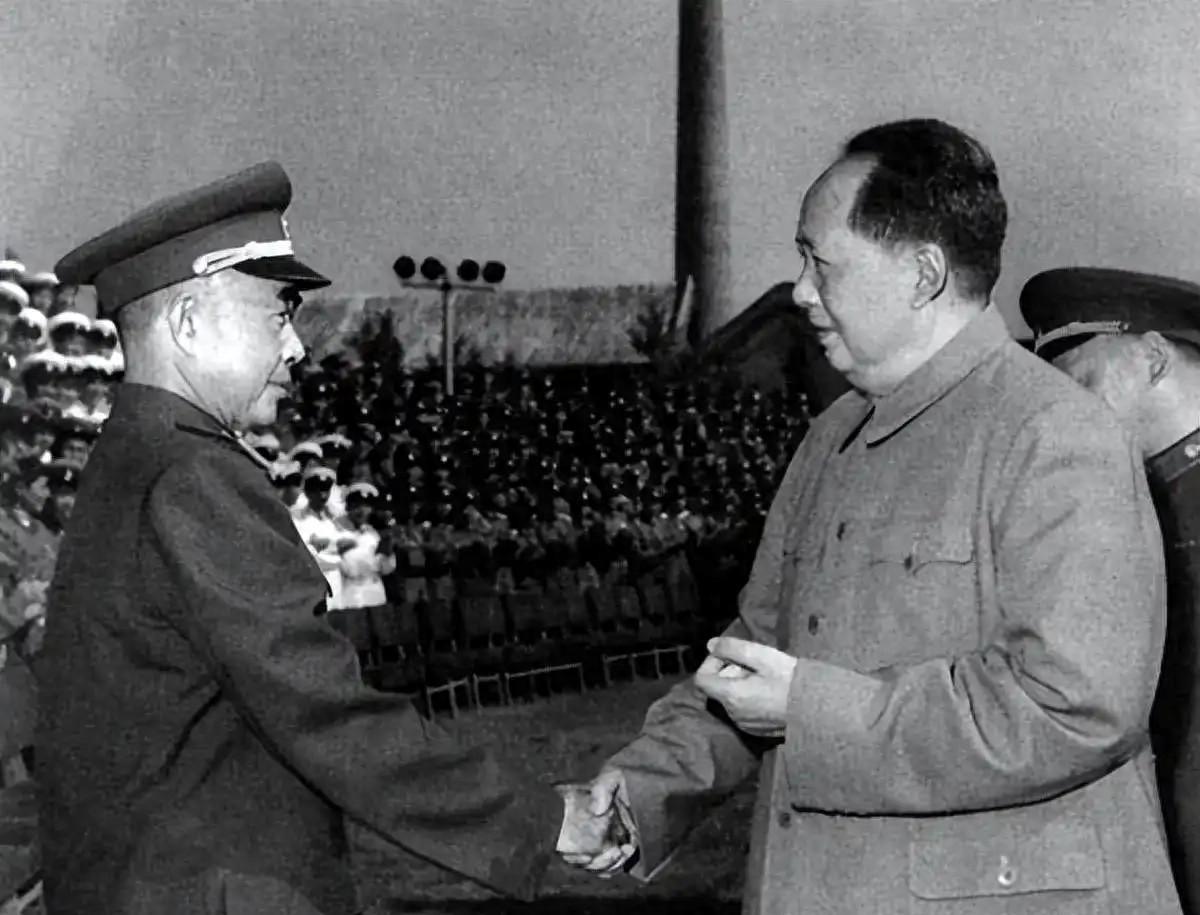 曾为国军将领，起义后成为开国上将，1969年辞职竟令毛主席非常生气：怎么会这样？