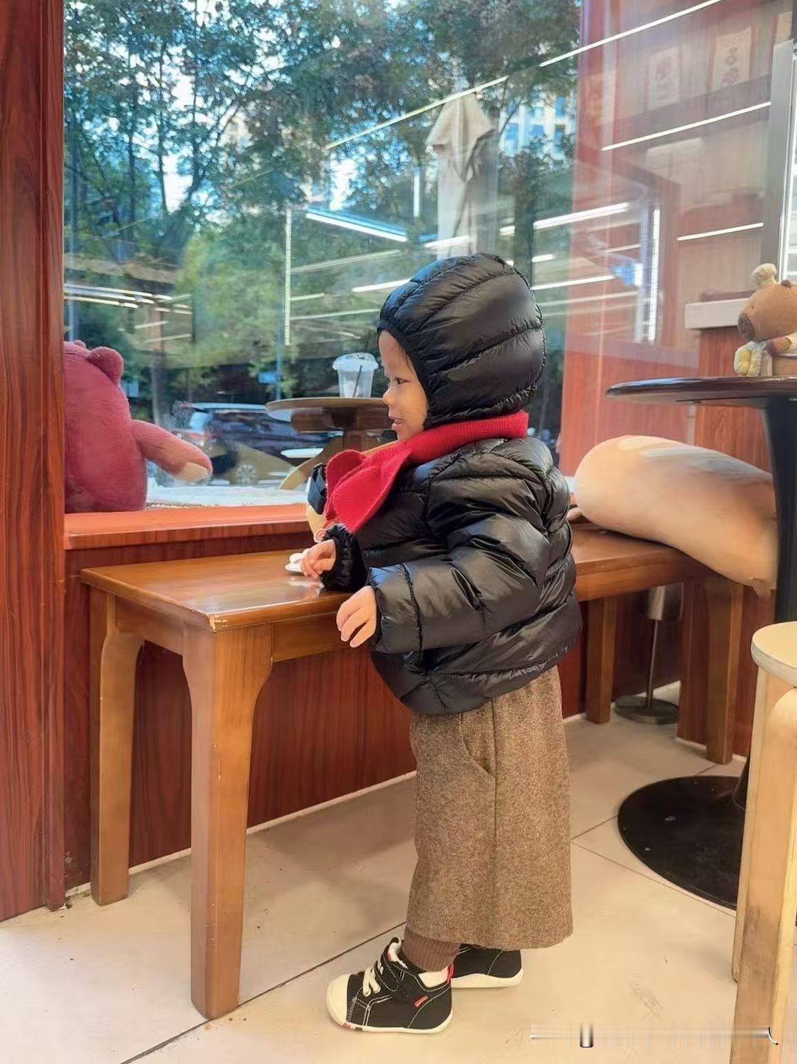 我来带孩子，你们每个月要给我3000块。今天带娃到楼下玩，与一位宝妈聊天她说