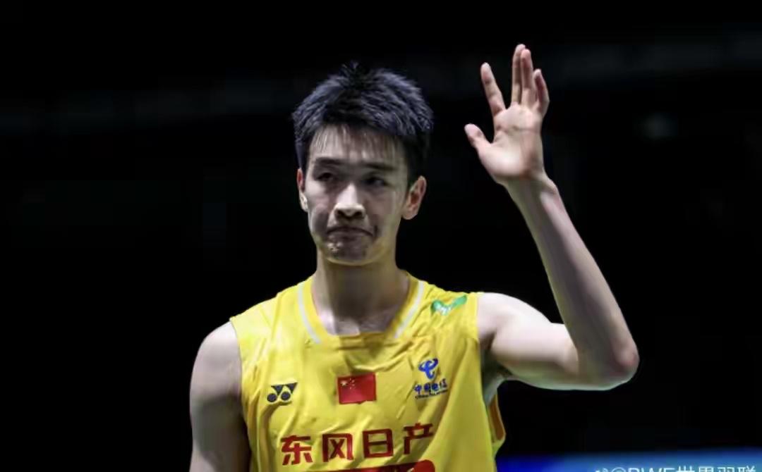 李诗沣与大波波夫在马来西亚大师赛的前两局交锋还算正常，两人各胜一局，可到了决胜局