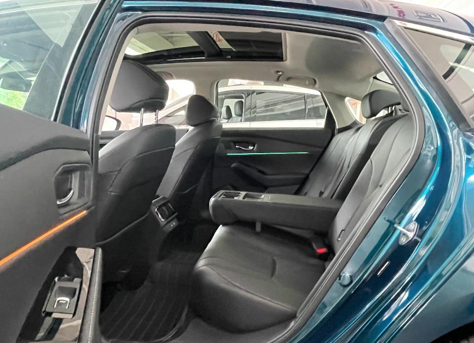 体验一下本田的新雅阁，感觉比上一代车型有了明显的提升，内饰的高级感确实比老款更好