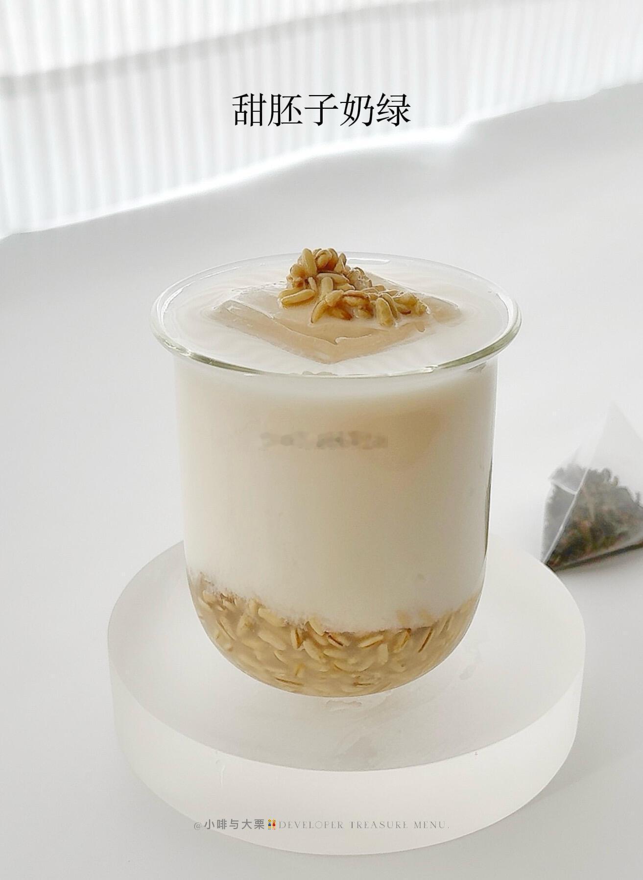 一杯西安奶茶里的西北豪爽去西安玩本奔着肉夹馍和兵马俑，结果被一杯甜醅子奶茶勾住脚