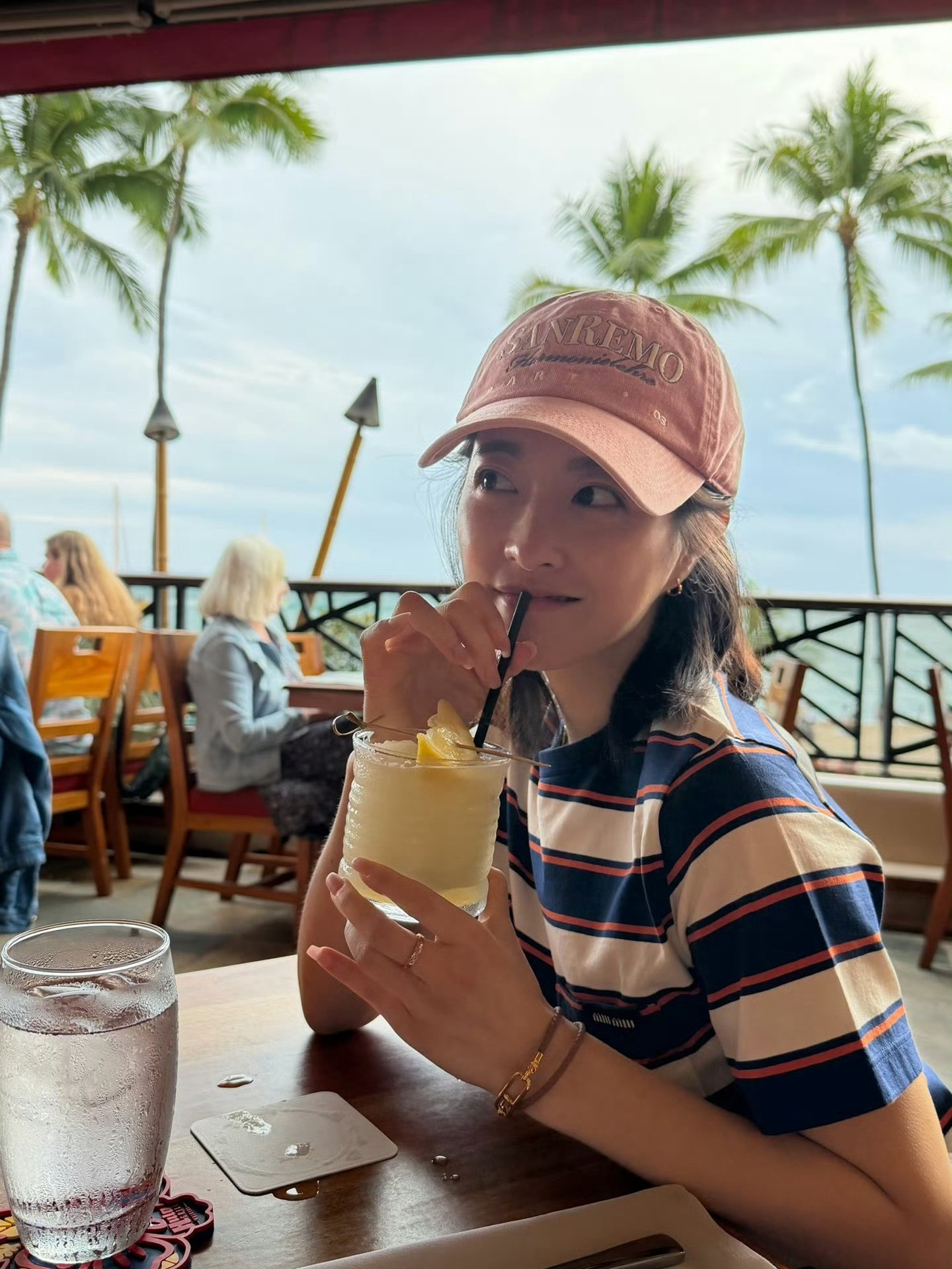 朴宝英朴宝英宝英的夏威夷游记🌴🍧🍦提前过上夏天了😘超美～