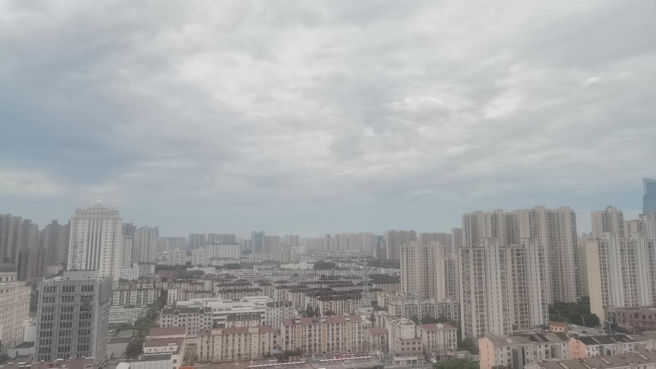 【无锡房产的新变化】和上海，深圳一样，豪宅秒光，这也许就是富人的通病。另外3