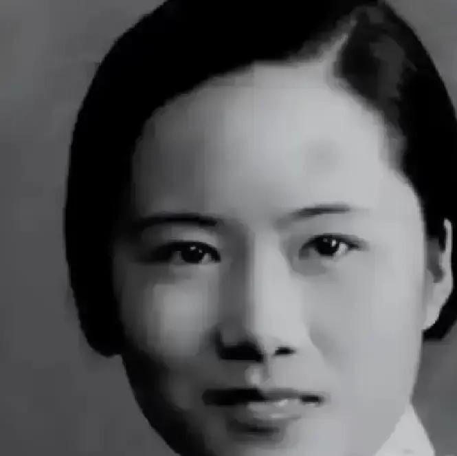 她帮美国造出原子弹，37年后回国，见到周总理第一句话是："我找不到父母的坟了。"